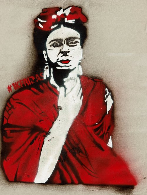 Frida En Rojo (Uno Al Doce) Tres